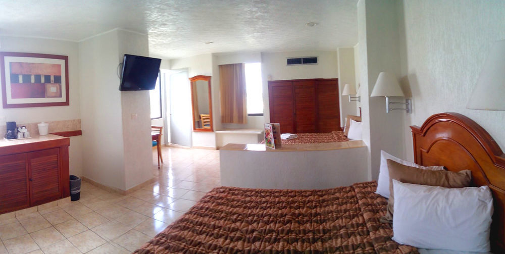 Hotel & Suites Real Del Lago Villahermosa Bagian luar foto