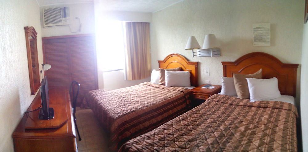 Hotel & Suites Real Del Lago Villahermosa Bagian luar foto