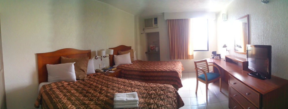 Hotel & Suites Real Del Lago Villahermosa Bagian luar foto