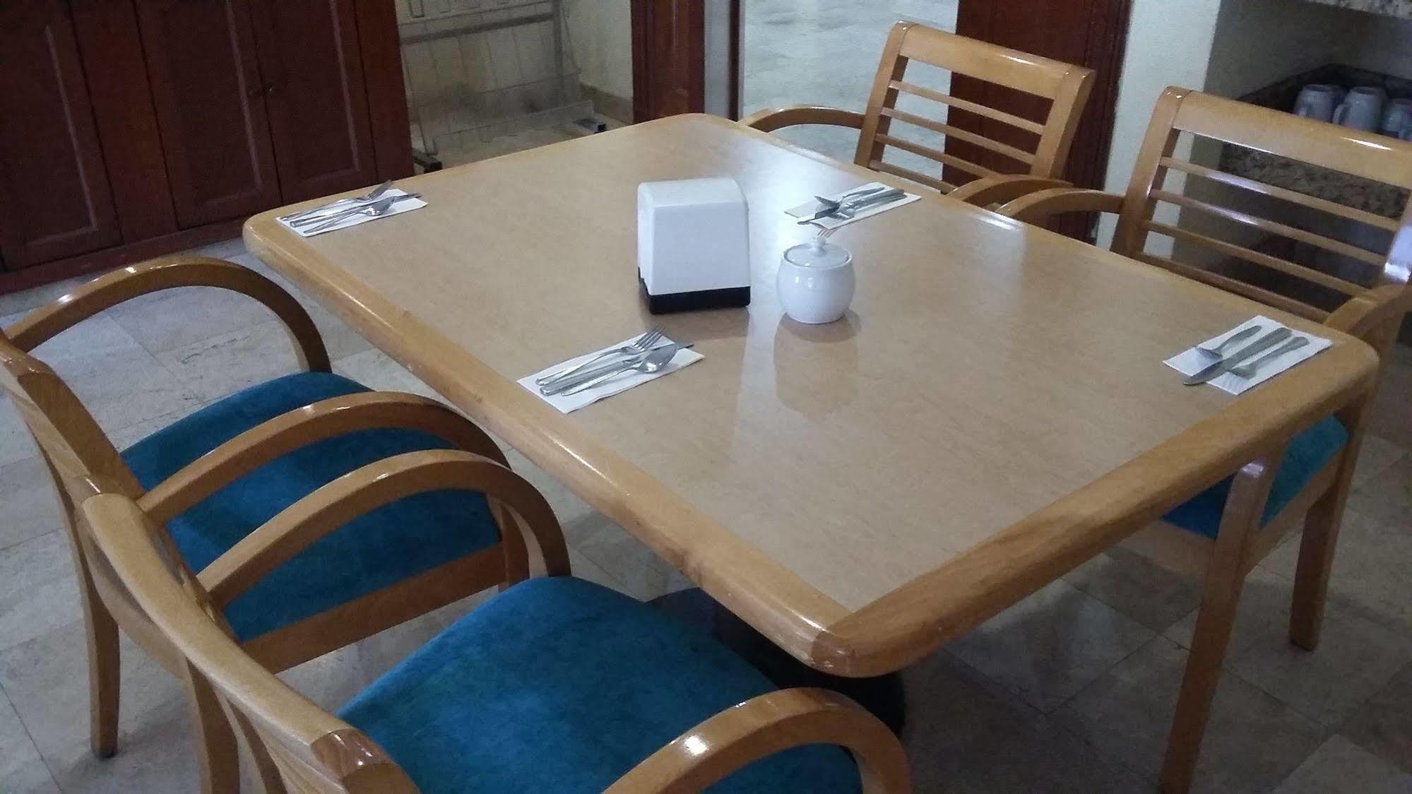 Hotel & Suites Real Del Lago Villahermosa Bagian luar foto