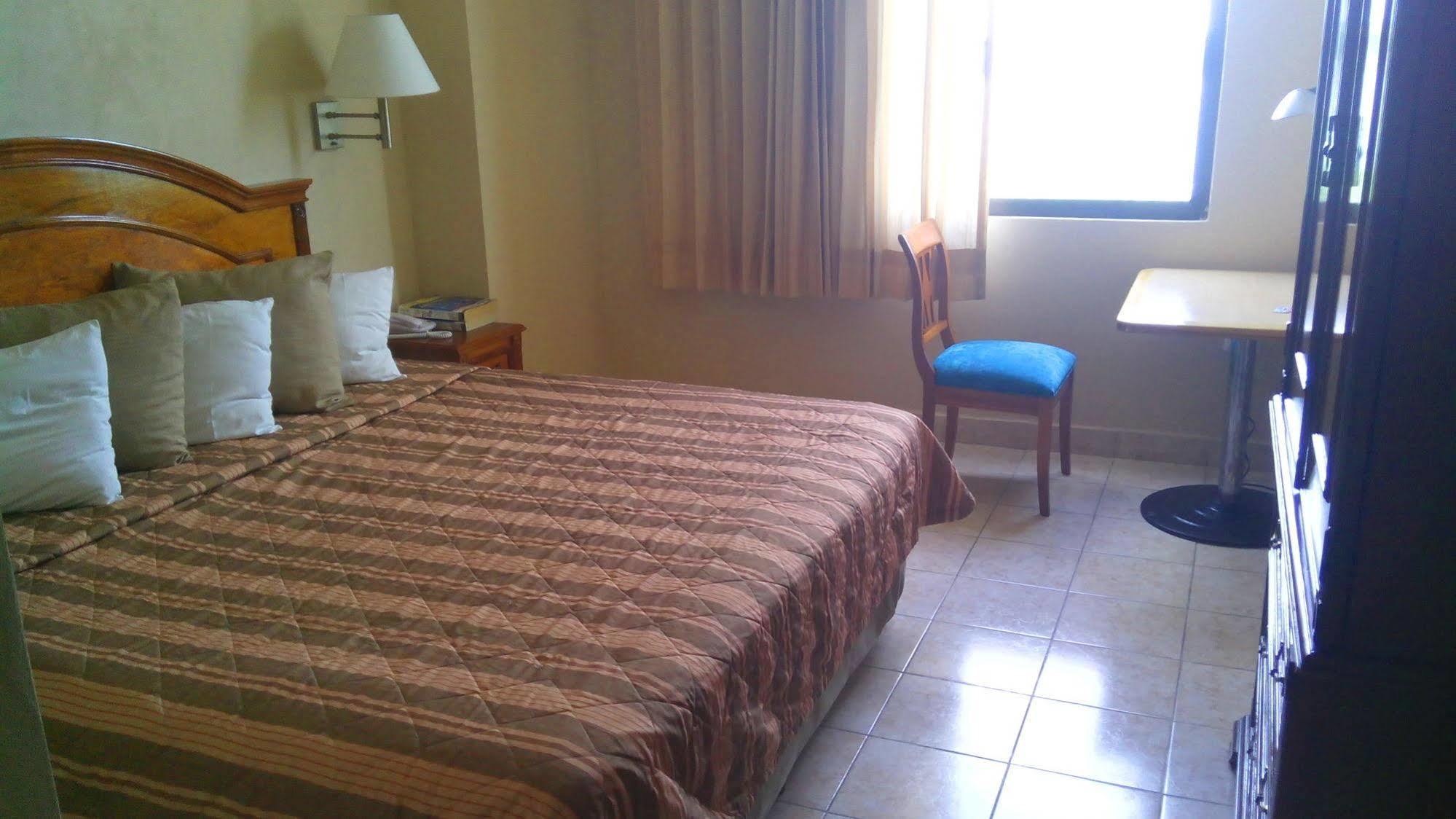 Hotel & Suites Real Del Lago Villahermosa Bagian luar foto